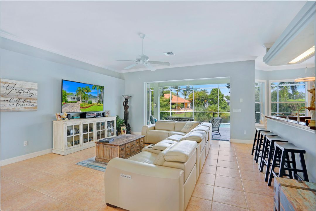 8708 S Lake Cir, Fort Myers, FL 33908