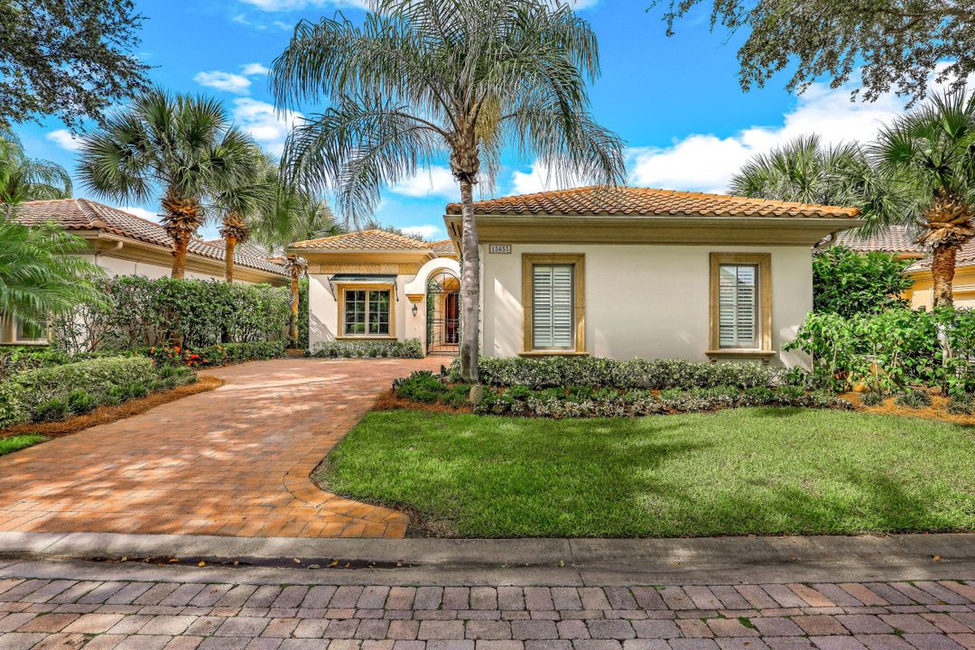 15655 Villoresi Way, Naples, FL 34110