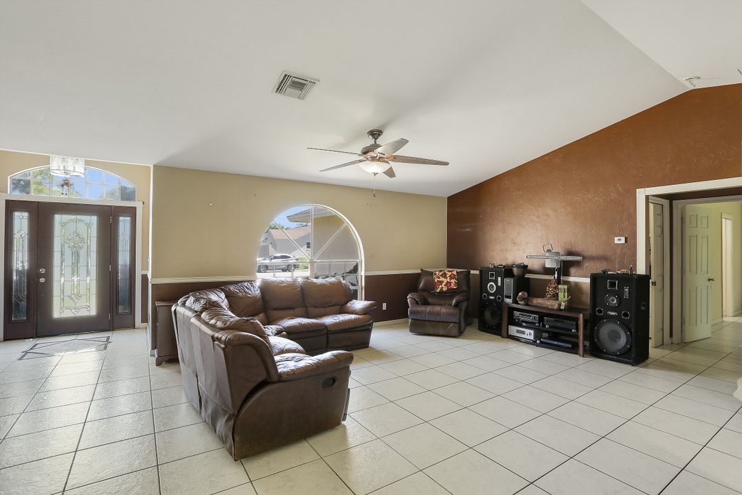 4416 27th Ct SW, Naples, FL 34116