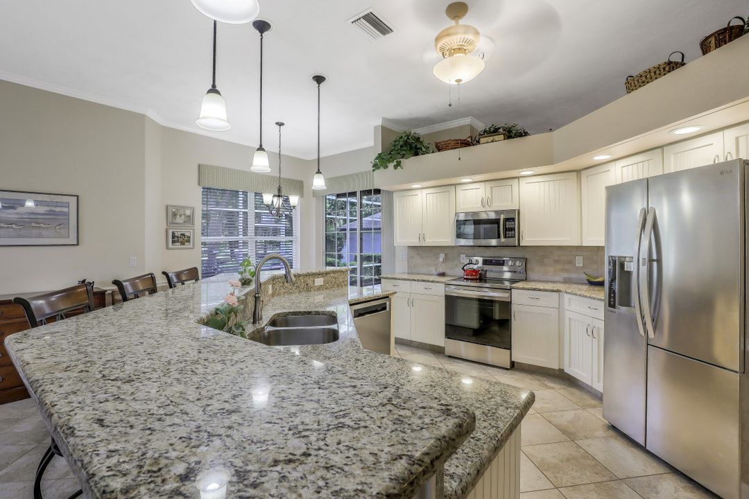 6705 Highland Pines Cir, Fort Myers, FL 33966