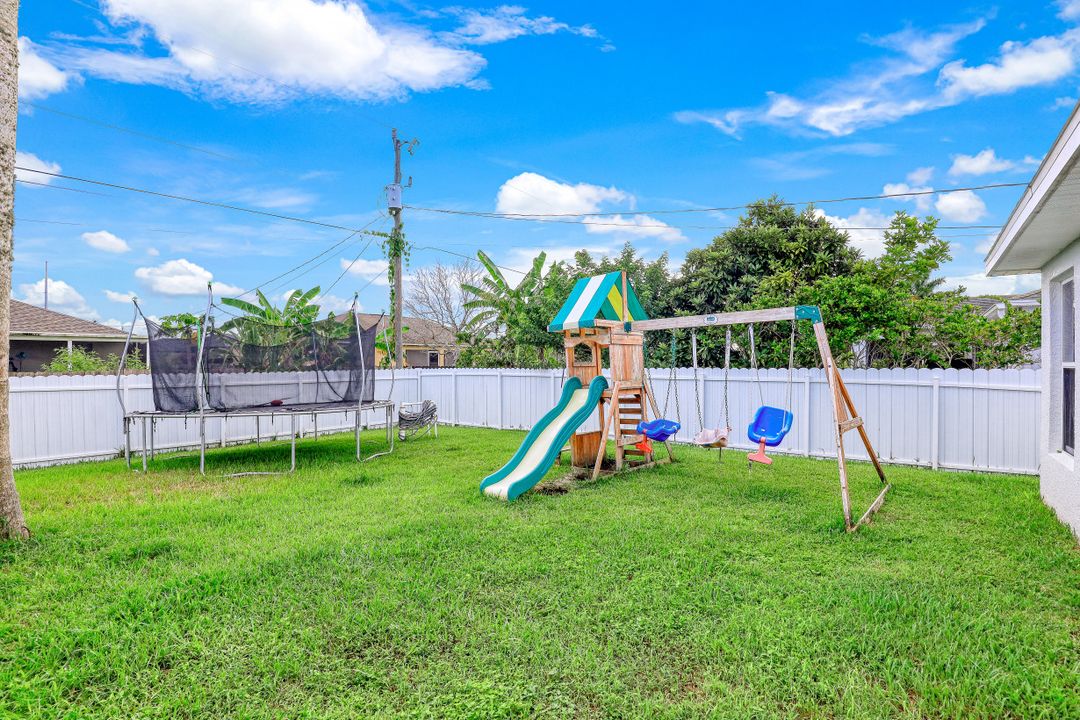2030 NE 25th St, Cape Coral, FL 33909