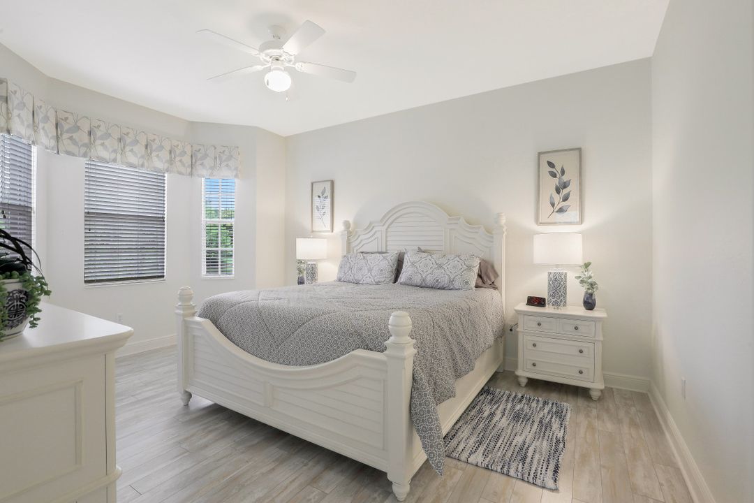 7842 Hawthorne Dr #1701, Naples, FL 34113