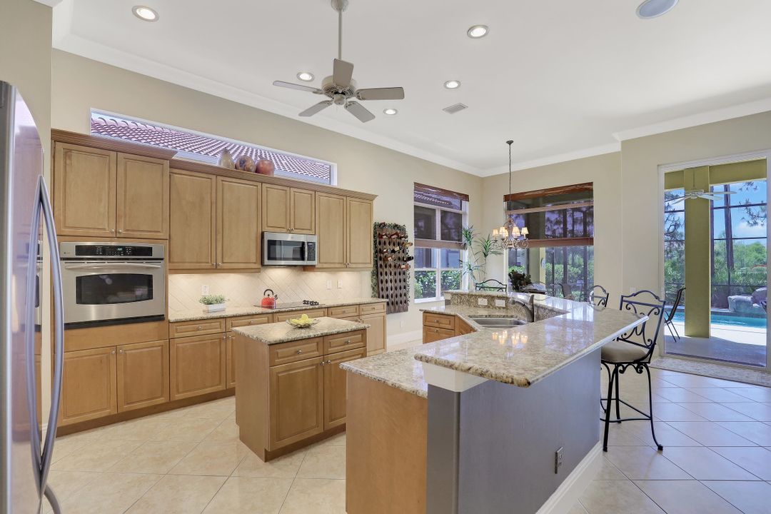 28651 Pienza Ct, Bonita Springs, FL 34135