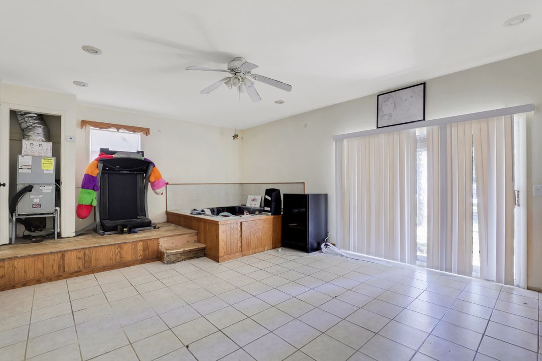 431 12th Ave NW, Naples, FL 34120