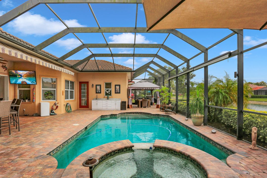 10256 Avonleigh Dr, Bonita Springs, FL 34135