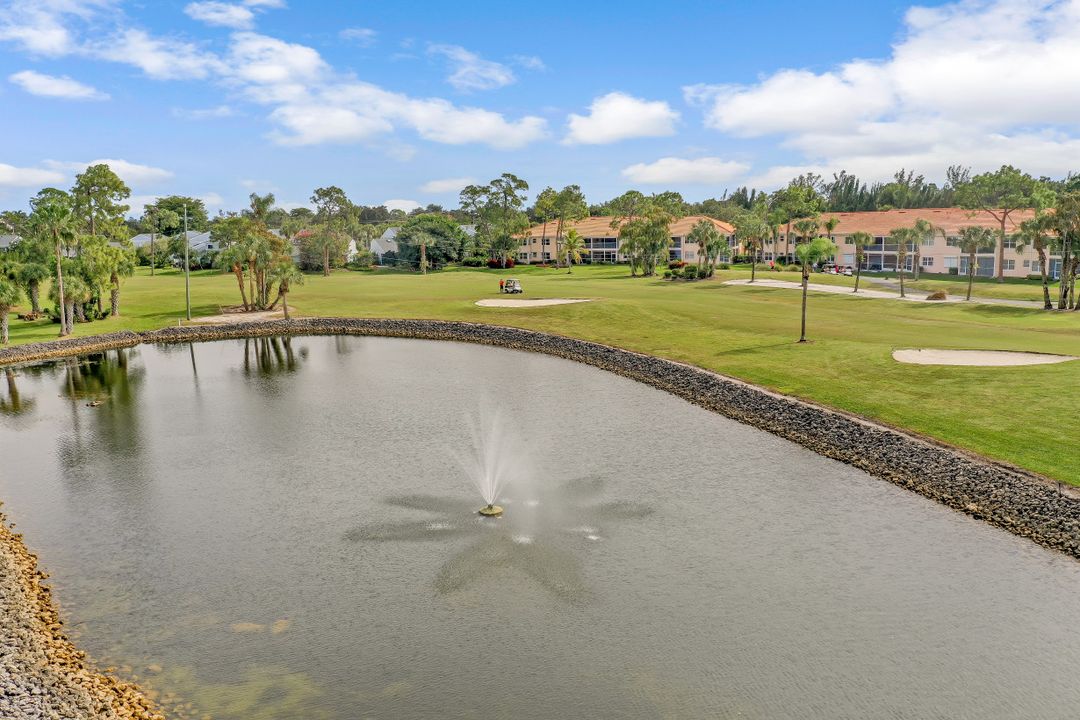 300 Forest Lakes Blvd #212, Naples, FL 34105