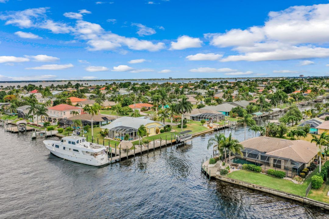 2811 SE 19th Pl, Cape Coral, FL 33904