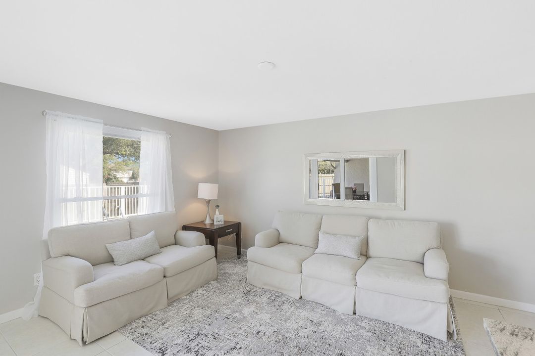 18469 Phlox Dr, Fort Myers, FL 33967