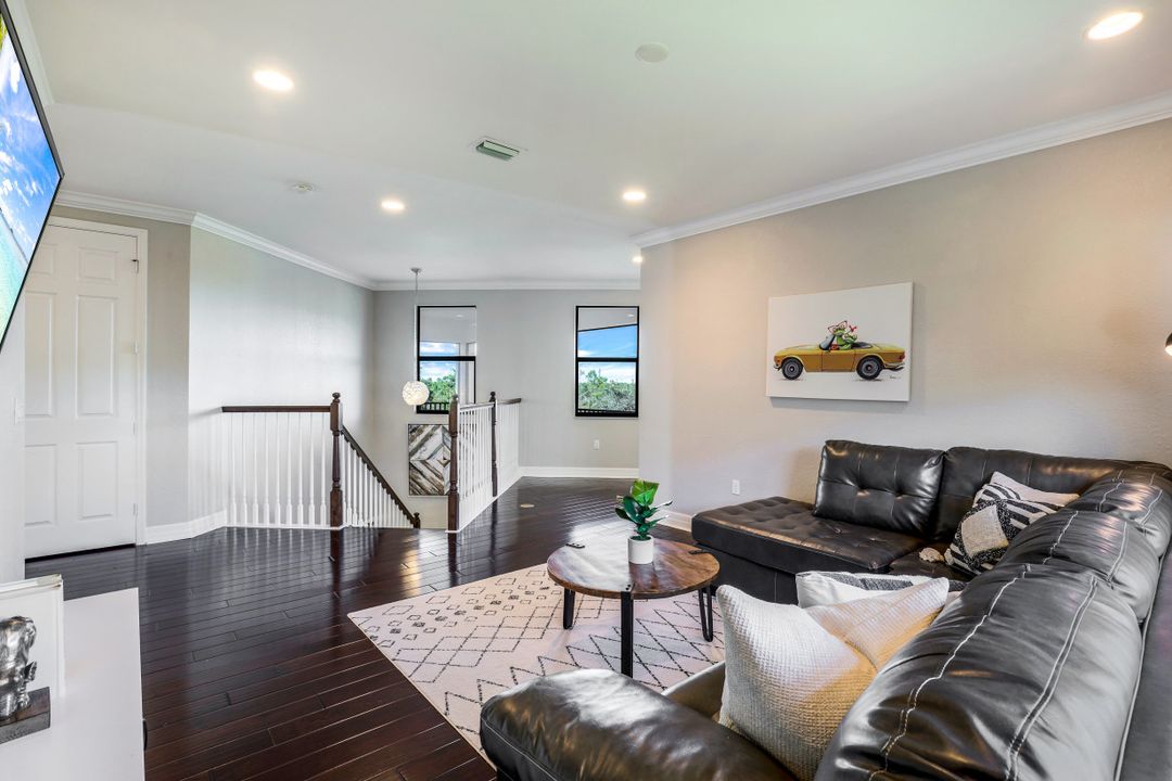 2827 Thunder Bay Circle, Naples, FL 34119