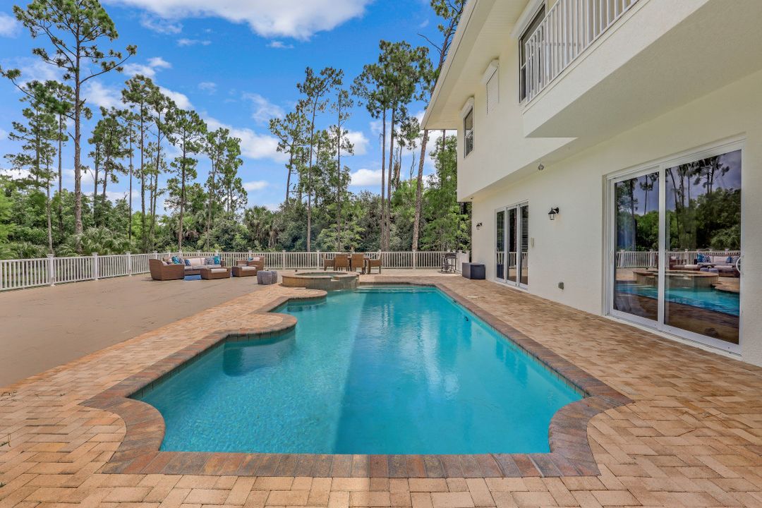 5645 Spanish Oaks Ln, Naples, FL 34119