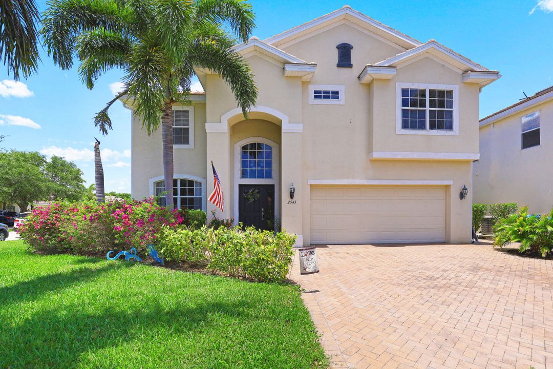 2545 Blackburn Cir, Cape Coral, FL 33991