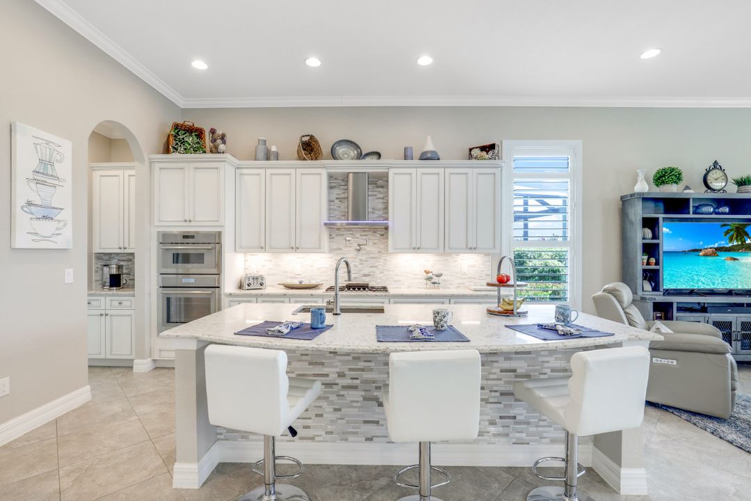 13853 Woodhaven Cir, Fort Myers, FL 33905