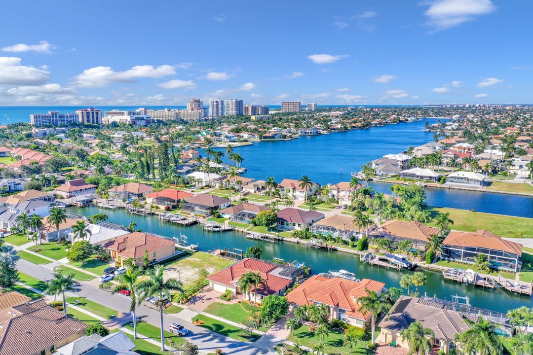 1160 Abbeville Ct, Marco Island, FL 34145