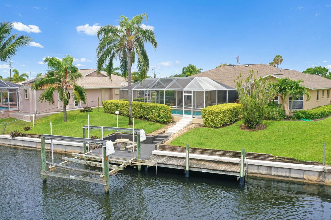 3870 SE 13th Pl, Cape Coral, FL 33904