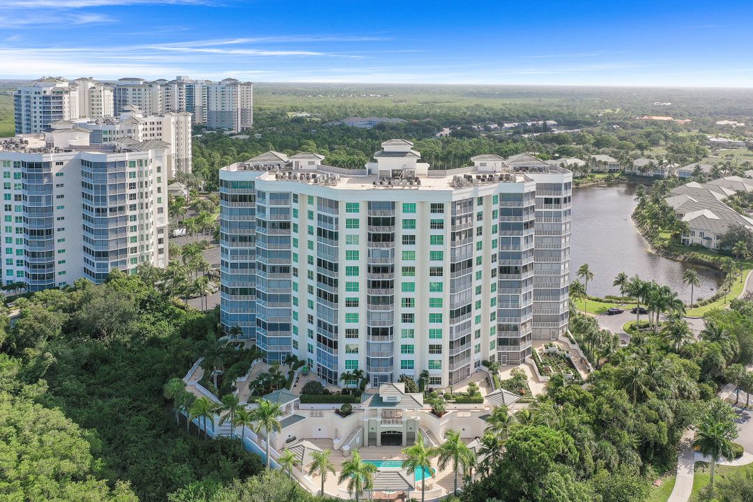 300 Dunes Blvd #Unit 305, Naples, FL 34110
