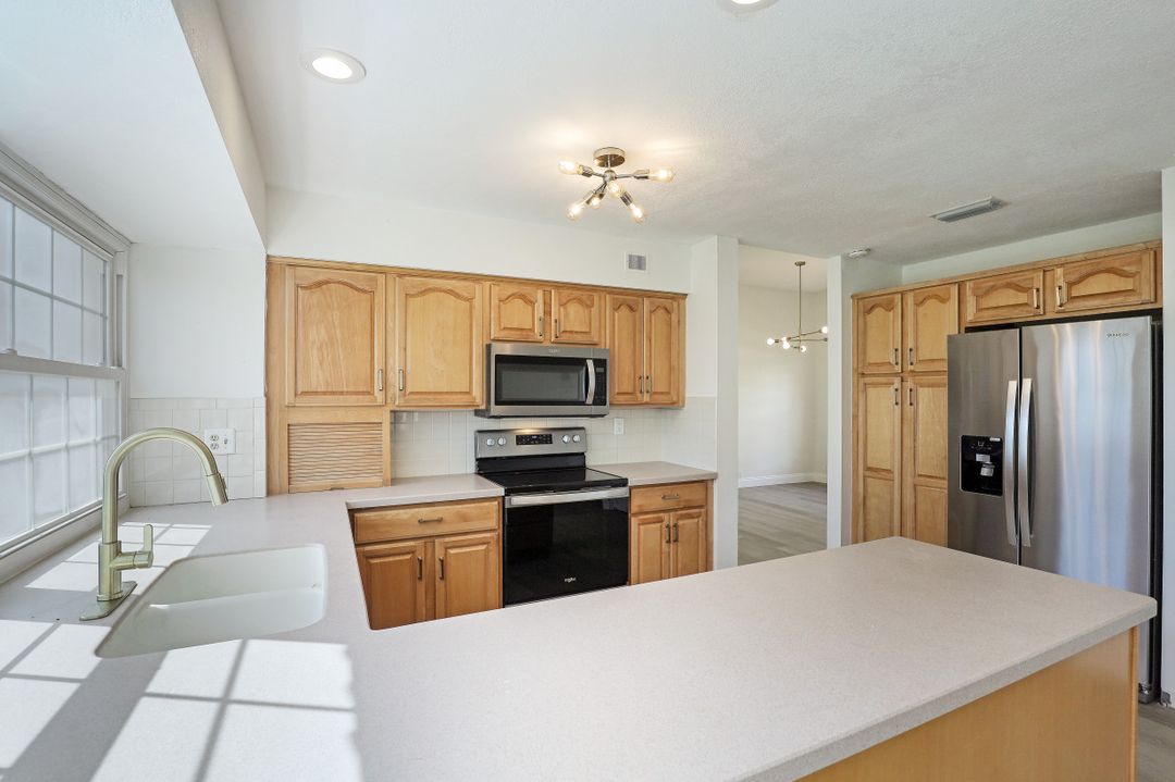 4414 Turnberry Ct, Bradenton, FL 34210