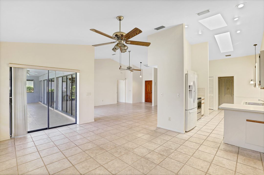 1121 SE 21st St, Cape Coral, FL 33990