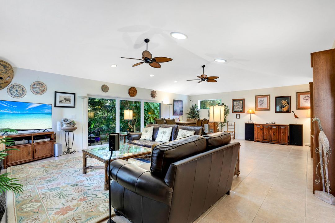 15185 Majorca Bay Dr #1, Naples, FL 34110