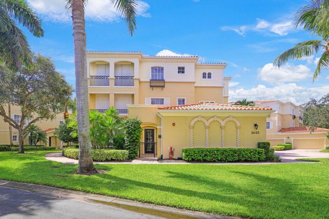 2625 Estrella Dr #101, Naples, FL 34109