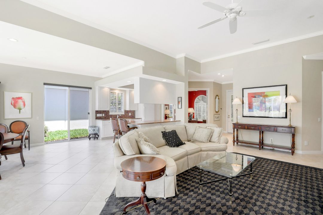 5272 Hawkesbury Way, Naples, FL 34119