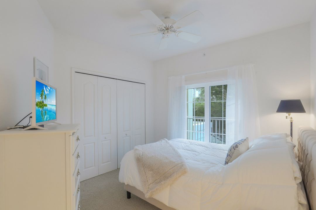 7687 Pebble Creek Cir #204, Naples, FL 34108