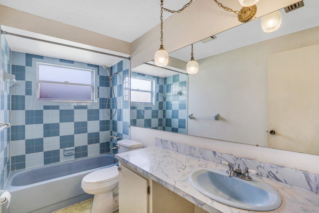 1007 Archer Pkwy E, Cape Coral, FL 33904