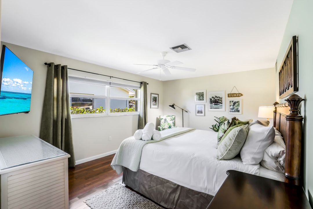 4459 Parrot Ave, Naples, FL 34104