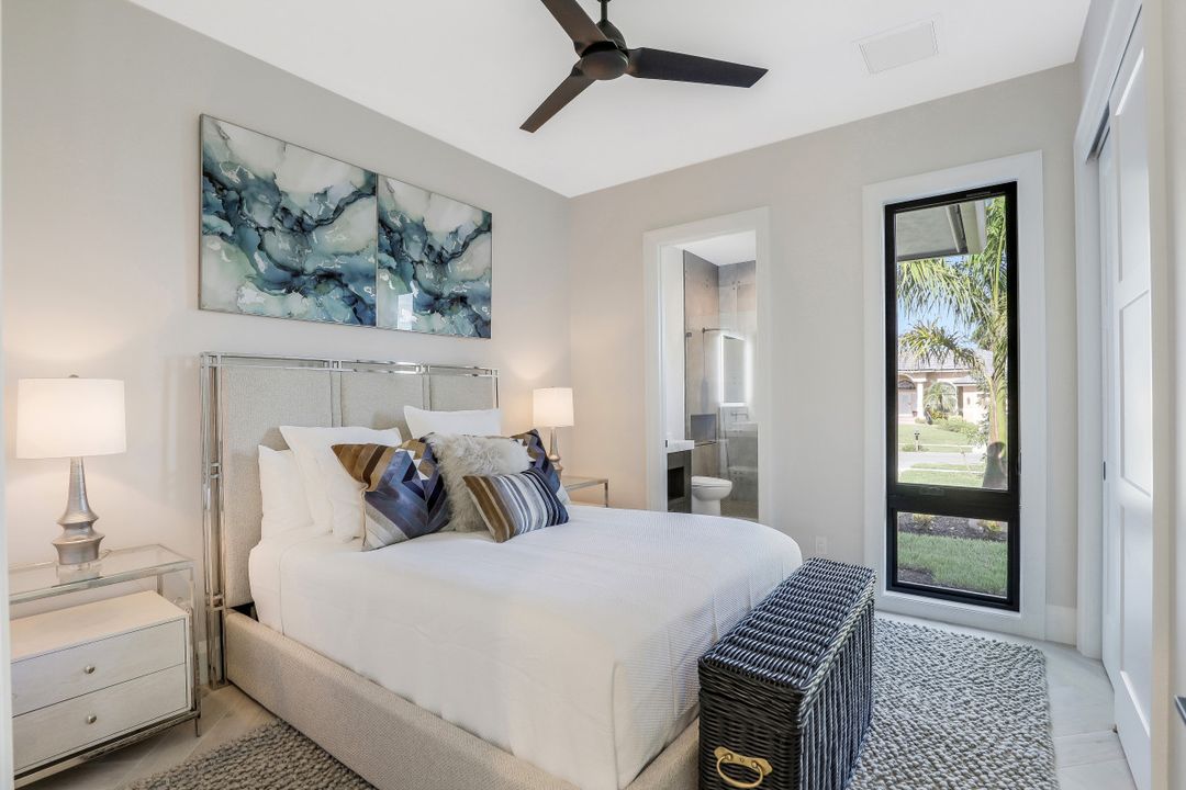 950 Bonita Ct, Marco Island, FL 34145