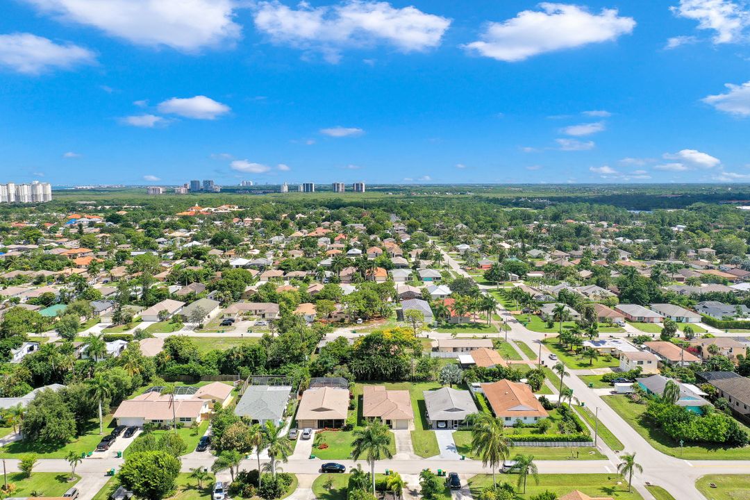 691 104th Ave N, Naples, FL 34108
