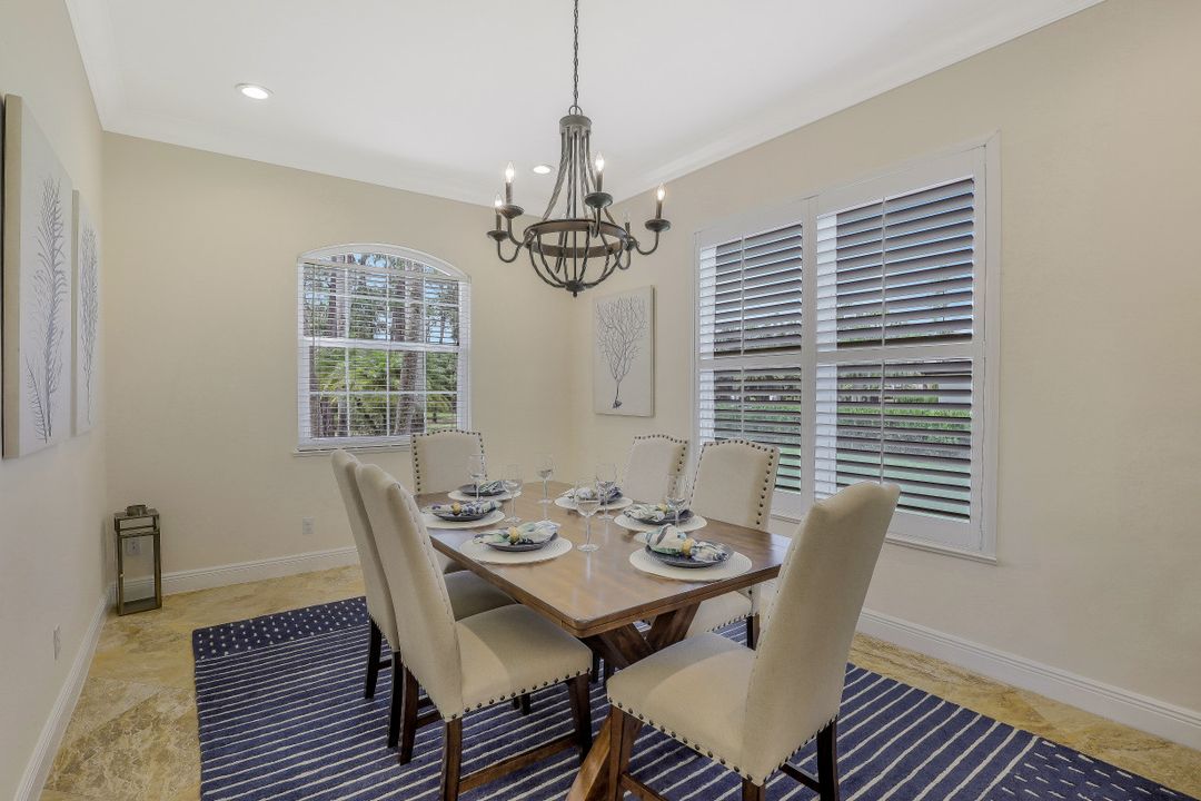 5645 Spanish Oaks Ln, Naples, FL 34119