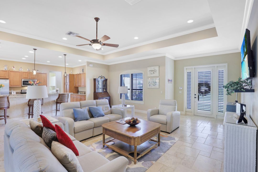 808 Seagrape Dr, Marco Island, FL 34145