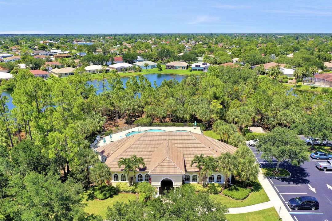 3967 Ruxton Rd, Naples, FL 34116