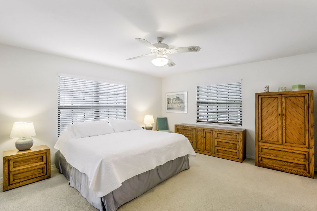 880 8th Ave S #101, Naples, FL 34102