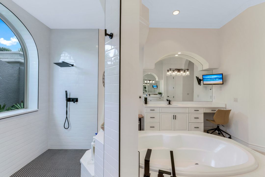 22240 Wood Run Ct, Bonita Springs, FL 34135