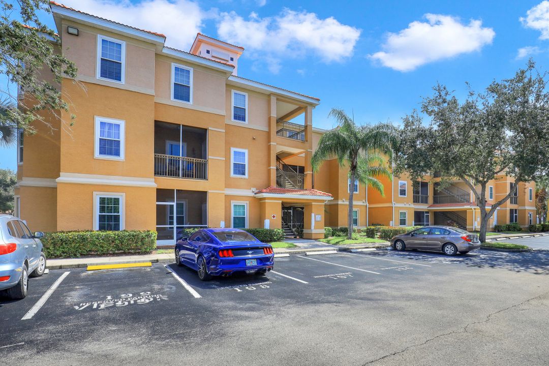 23640 Walden Center Dr, Bonita Springs, FL 34134