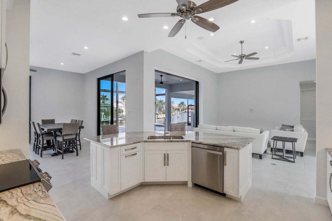 782 Saturn Ct, Marco Island, FL 34145