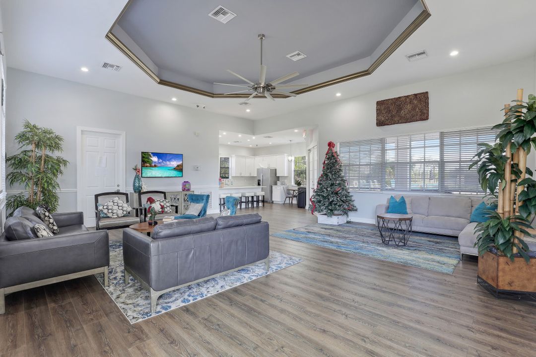 16156 Parque Ln, Naples, FL 34110