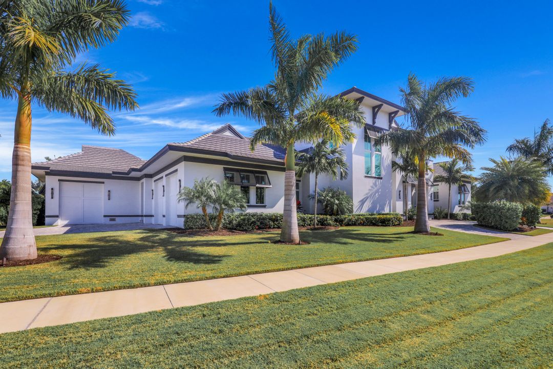 1061 Dana Ct, Marco Island, FL 34145