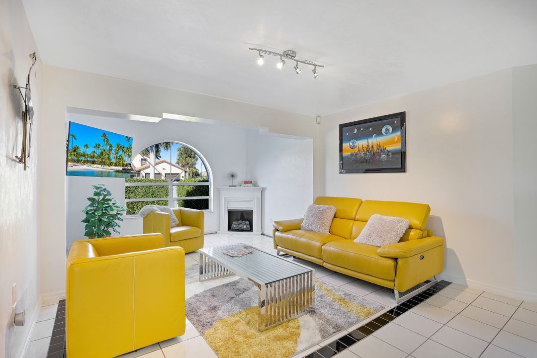 1144 Lincoln Ct, Cape Coral, FL 33904