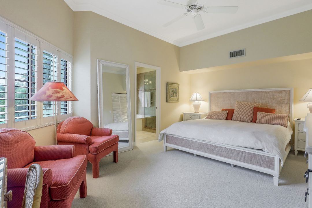 6525 Valen Way #202, Naples, FL 34108