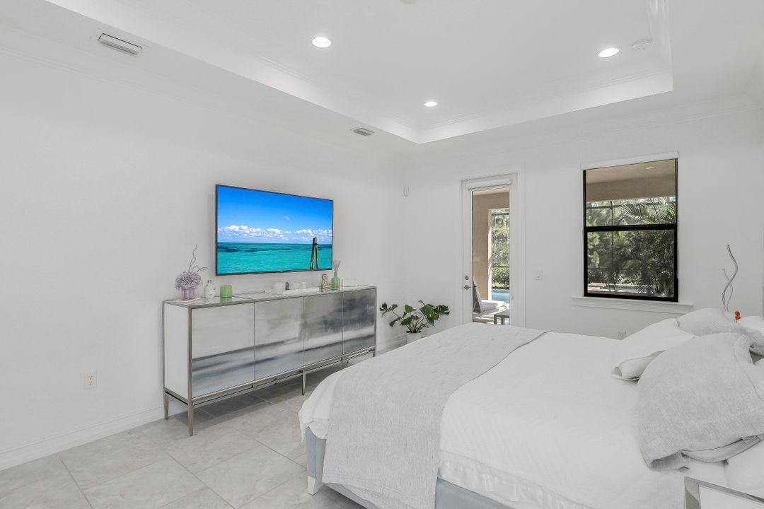 1527 Mockingbird Dr, Naples, FL 34120