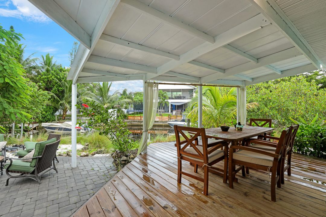 66 River Ct, Naples, FL 34110