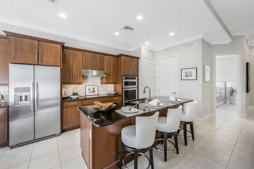 9328 Fieldstone Ln, Naples, FL 34120