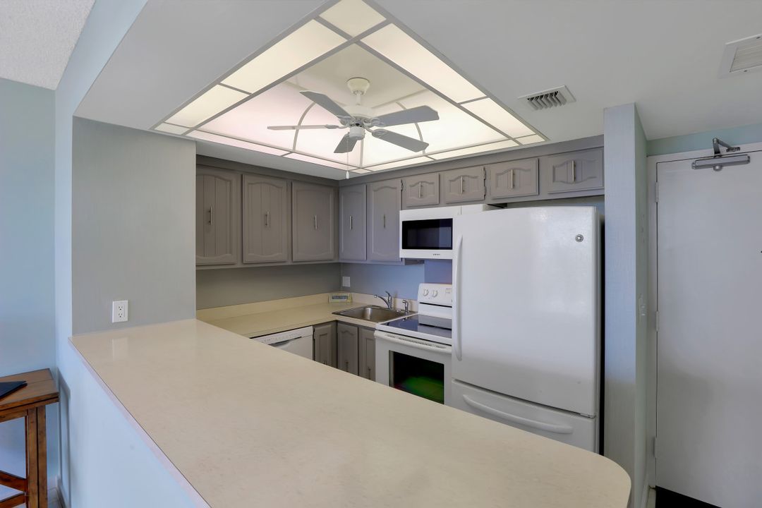 180 Seaview Ct #604, Marco Island, FL 34145