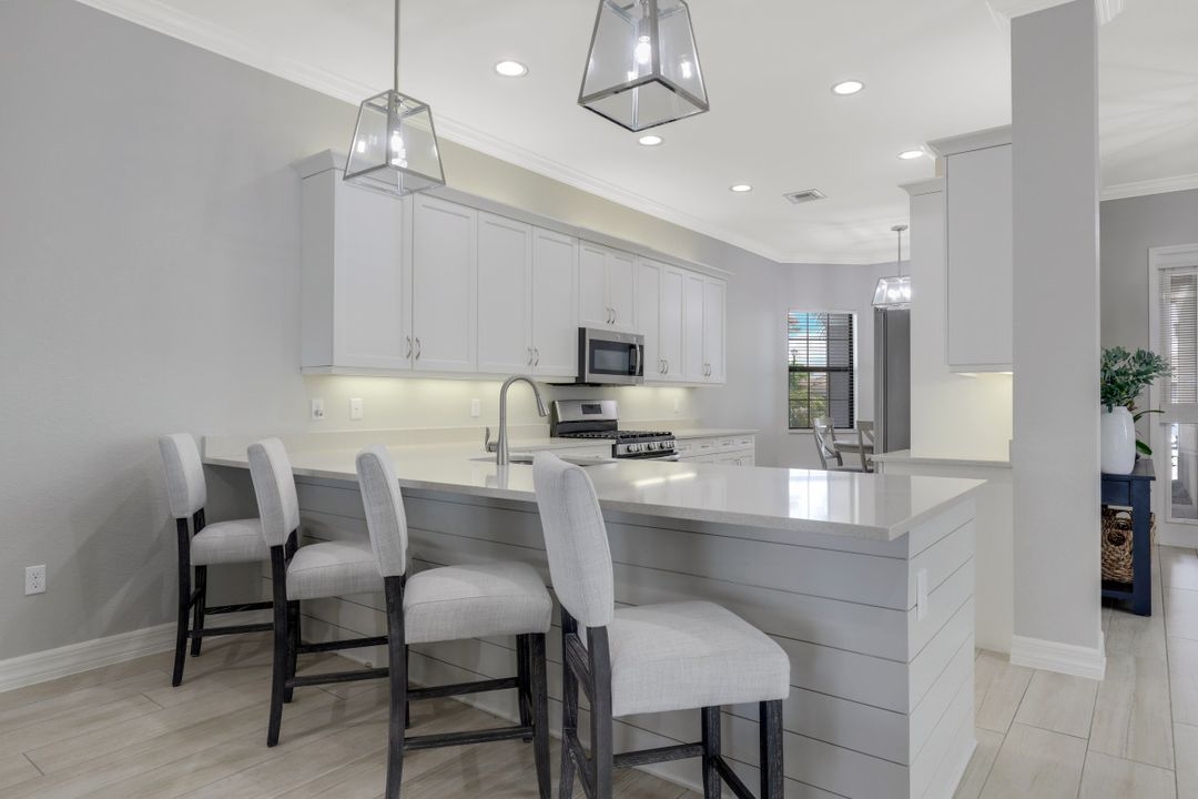 4167 Crescent Ct, Naples, FL 34119