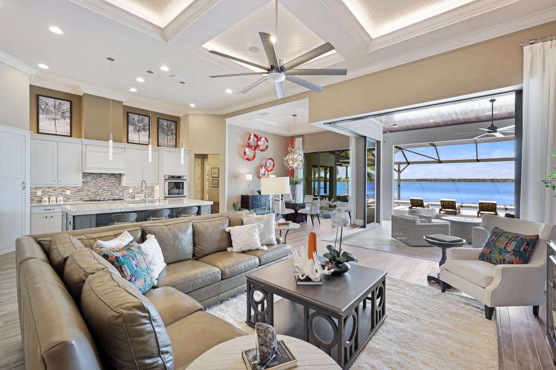 9067 Breakwater Dr, Naples, FL 34120