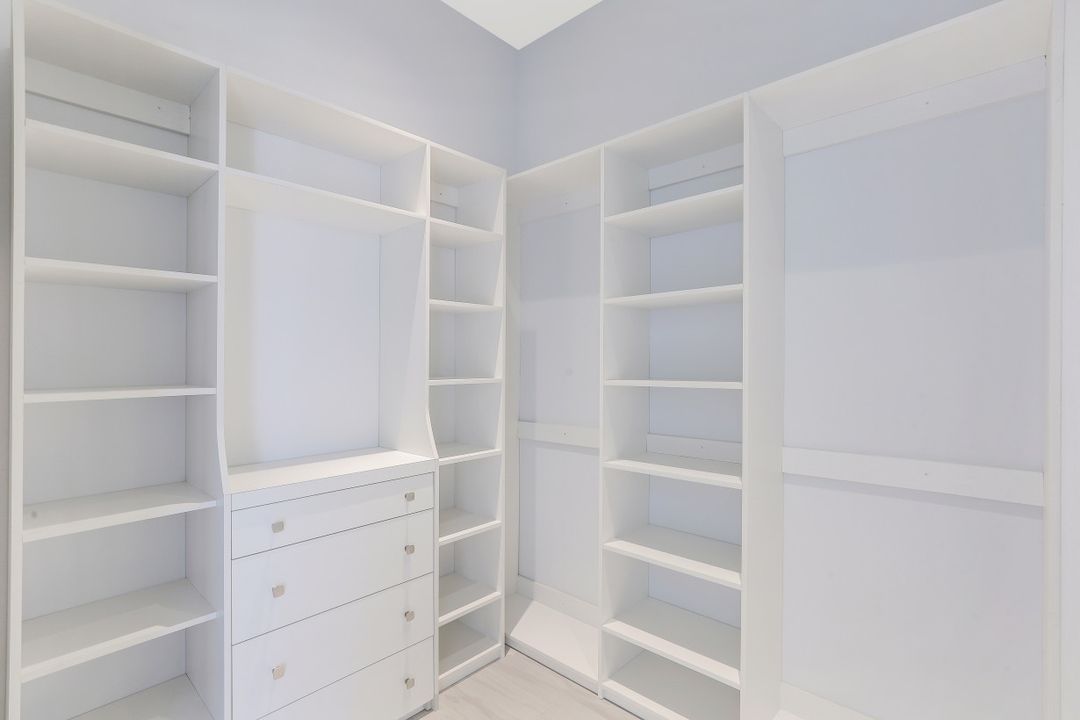 859 92nd Ave N, Naples, FL 34108