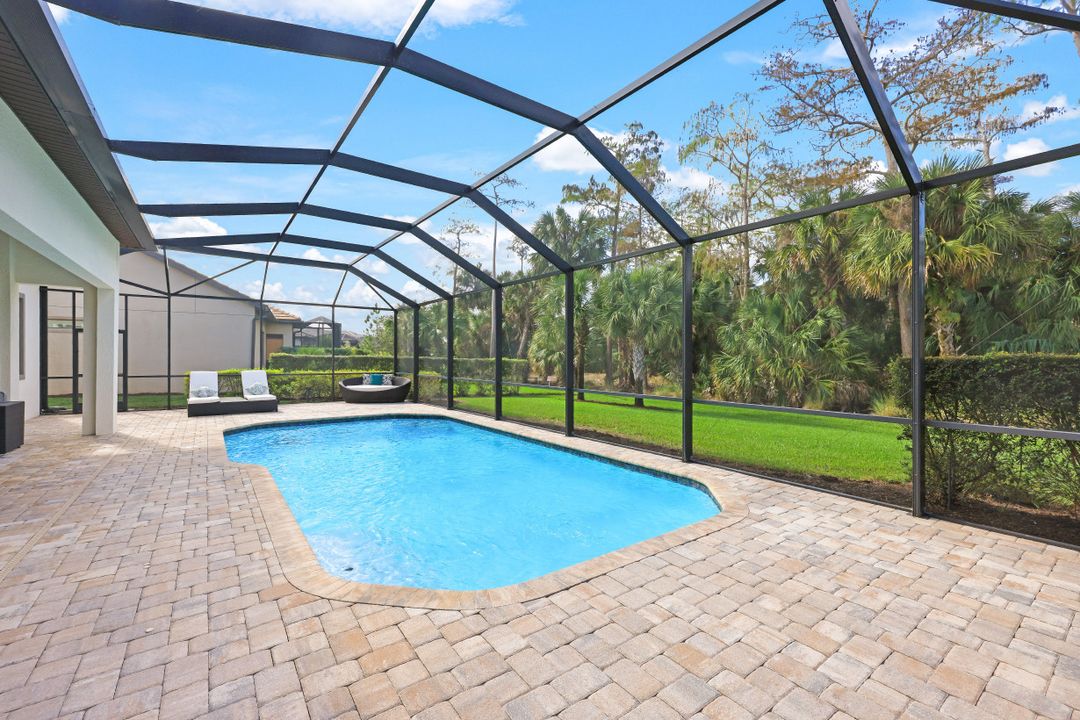 9431 Greyhawk Trl, Naples, FL 34120