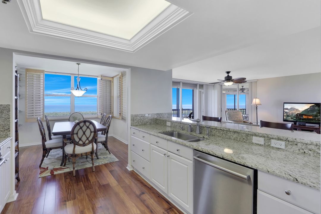 6585 Nicholas Blvd #1405, Naples, FL 34108