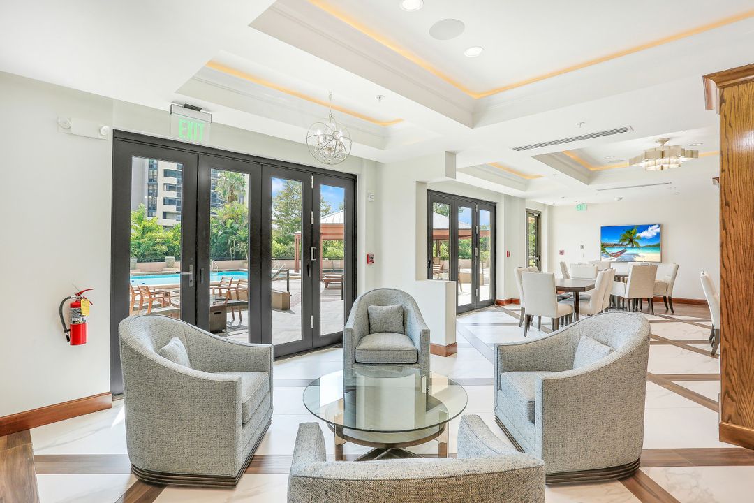 6075 Pelican Bay Blvd #506, Naples, FL 34108